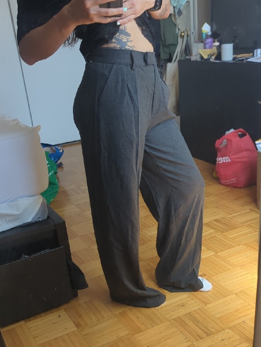 Tailored Wide-Leg Trousers in Charcoal Gray - Women's - Picture 5 of 7